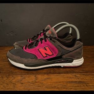 New Balance 800 Abzorb Grey Fuchsia Sneakers